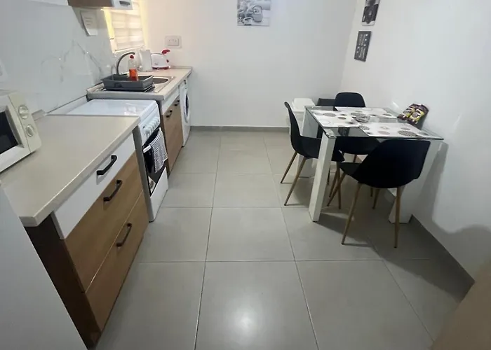 아파트 One Bedroom *